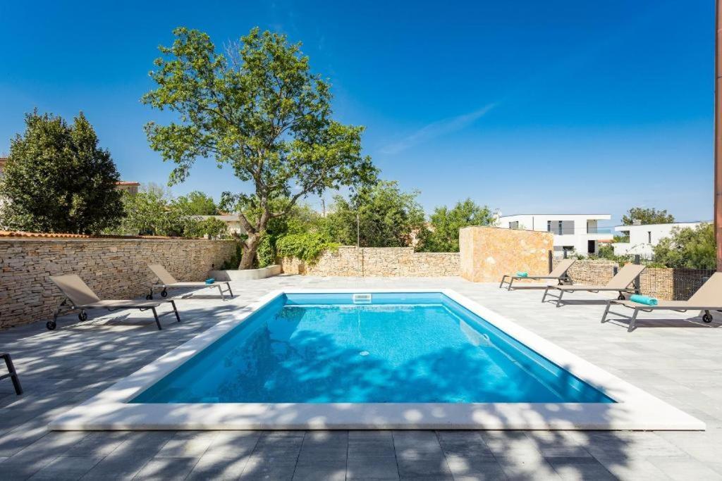 Cesare Apartment, With Swimming Pool And Sea View Liznjan Ngoại thất bức ảnh