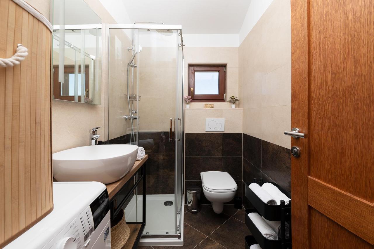 Cesare Apartment, With Swimming Pool And Sea View Liznjan Ngoại thất bức ảnh